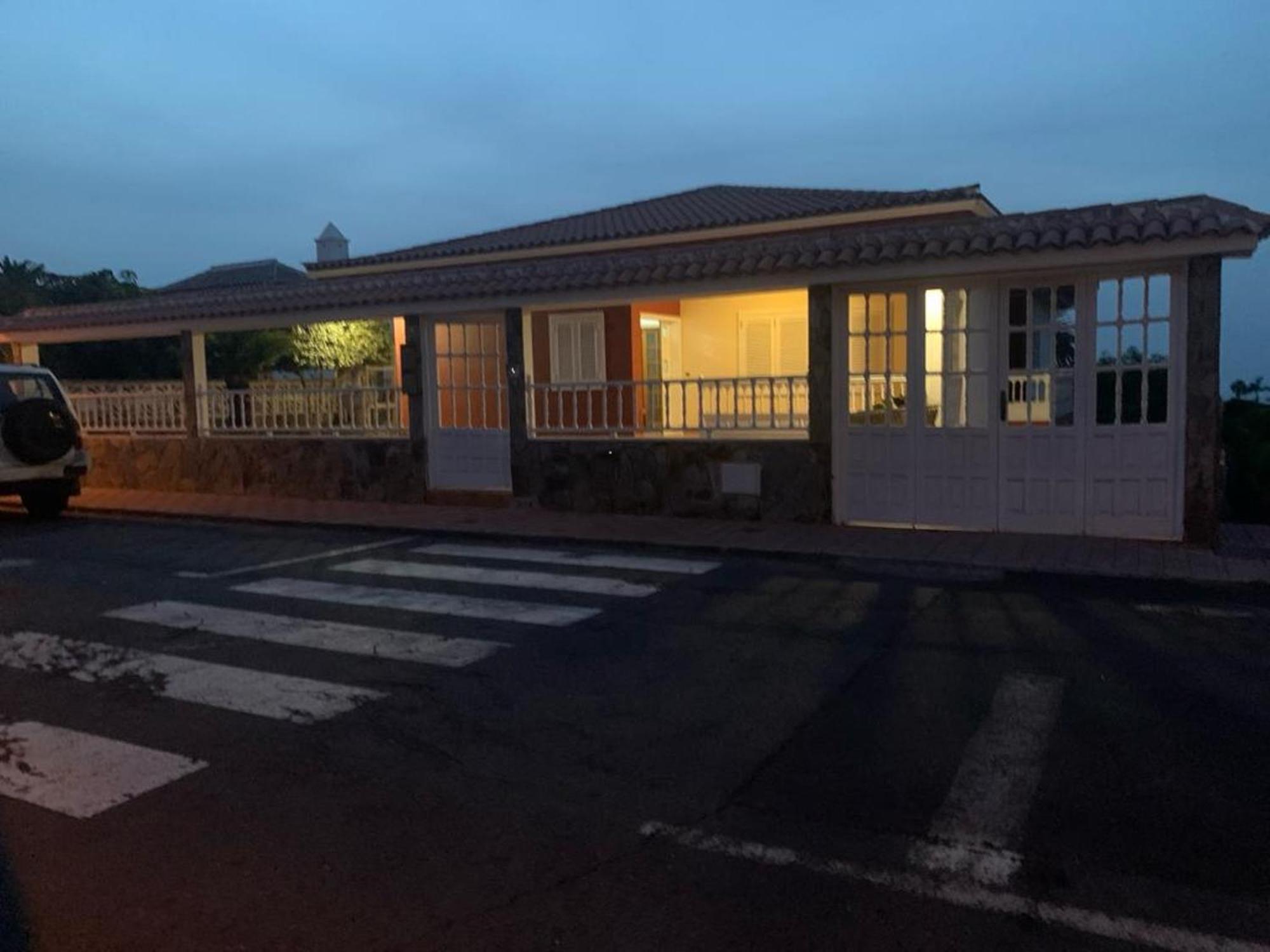 Holiday Home Austry Тегесте Экстерьер фото